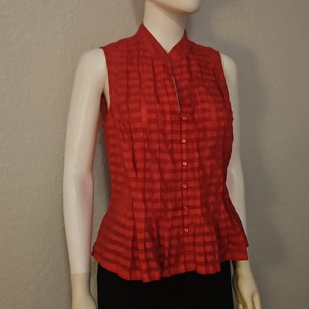 JONES NEW YORK Hot Pink Checkered Sleeveless Pintucked Peplum Button Down Shirt - Picture 2 of 9